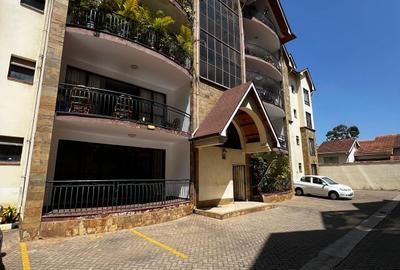 3 Bed Apartment with En Suite in Lavington