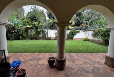 5 Bed Townhouse with En Suite in Lavington - 2