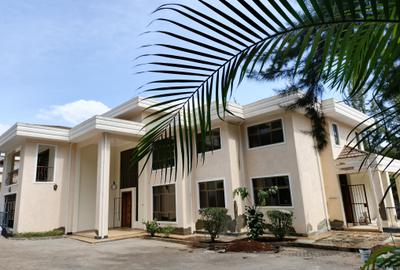 6 Bed House with En Suite at Kitisuru