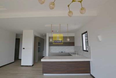 1 Bed Apartment with Swimming Pool in Rosslyn