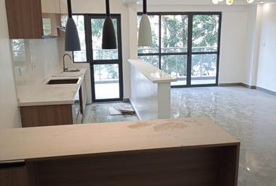 Serviced 2 Bed Apartment with En Suite in Riverside