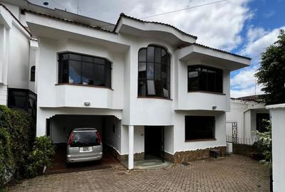 5 Bed Townhouse with En Suite at Riverside Drive - 3