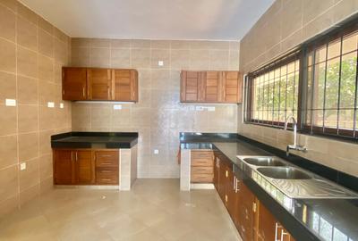 4 Bed Apartment with En Suite in Nyali Area