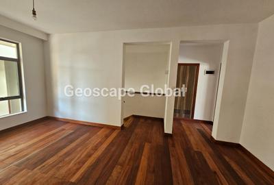 4 Bed Apartment with En Suite in Rosslyn - 4