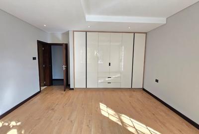 4 Bed House with En Suite at Runda