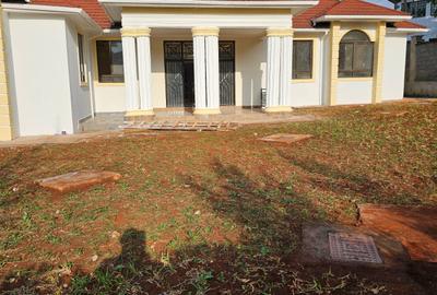 4 Bed House with En Suite in Runda