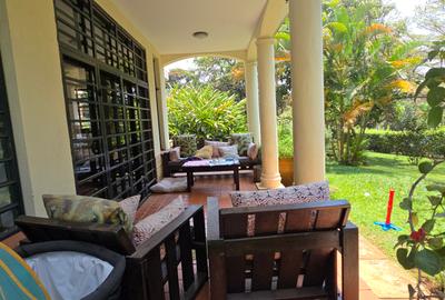 4 Bed House with En Suite at Rosslyn Heghts - 2