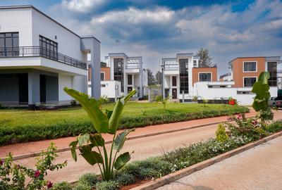 4 Bed House with En Suite in Kiambu Road - 4