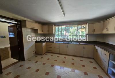 4 Bed House with En Suite in Runda