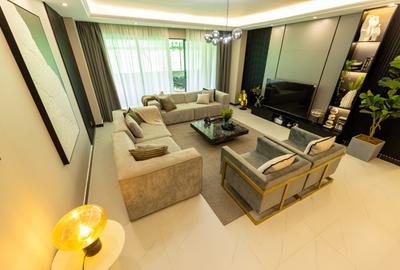 4 Bed Apartment with En Suite at Othaya Road