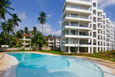 Serviced 3 Bed Apartment with Swimming Pool at Pirates