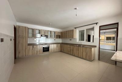 3 Bed Apartment with En Suite at Sports Road - 4