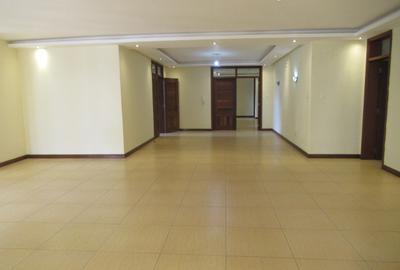4 Bed Apartment with En Suite at Riverside Drive - 4