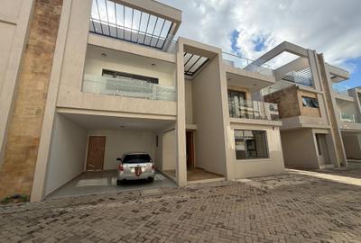6 Bed Villa with En Suite in Lavington