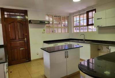 4 Bed Townhouse with En Suite in Westlands Area - 3