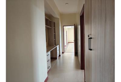 3 Bed Apartment with En Suite in Parklands