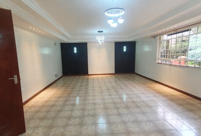 3 Bed House with Garden at Old Runda - 2