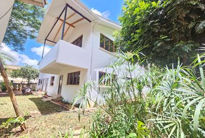 4 Bed House with En Suite in Spring Valley