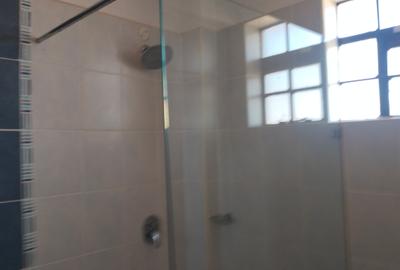 4 Bed Townhouse with En Suite in Kitisuru - 3