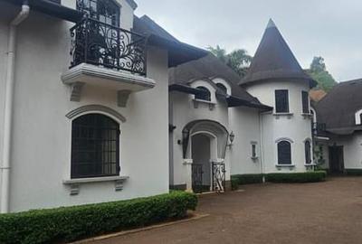 5 Bed Townhouse with En Suite in Kitisuru