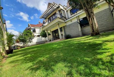 5 Bed Townhouse with En Suite in Lavington