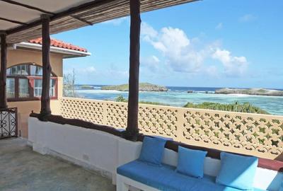 5 Bed Villa with En Suite in Watamu - 3