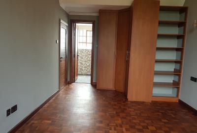 5 Bed House with En Suite at Lavington Road