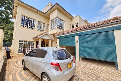 4 Bed Townhouse with En Suite in Kyuna