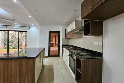 4 Bed Villa with En Suite at Kaputei Road - 4