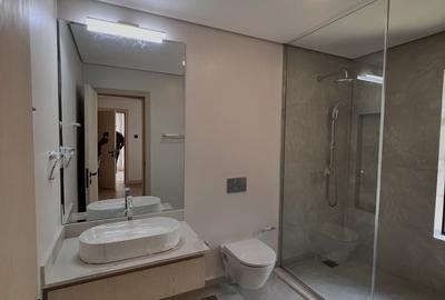 5 Bed Townhouse with En Suite at Lavington Green - 3