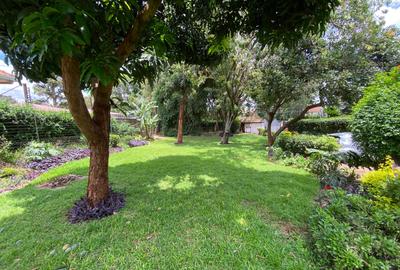 5 Bed Villa with En Suite at Runda