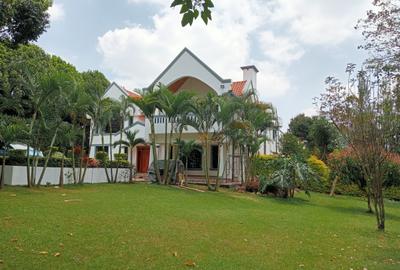 6 Bed House with En Suite at Runda