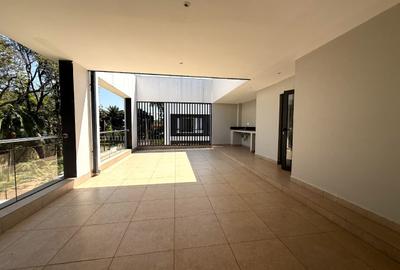 5 Bed House with En Suite in Kyuna - 3