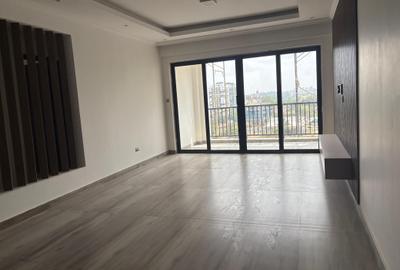 3 Bed Apartment with En Suite in Brookside - 4