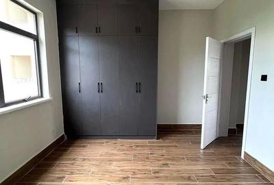 2 Bed Apartment with En Suite at Lavington - 4