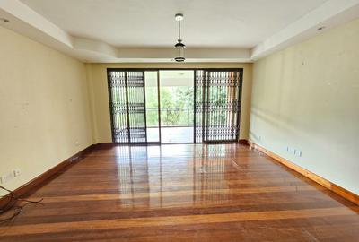 5 Bed Villa with En Suite in Lavington - 3