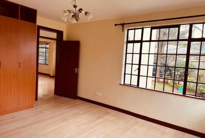 3 Bed Townhouse with En Suite in Lavington