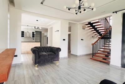 4 Bed House with En Suite at Membley - 2