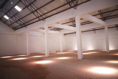 7,810 ft² Warehouse with Service Charge Included at Eastern Bypass