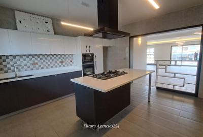 3 Bed Apartment with En Suite at Riverside Drive