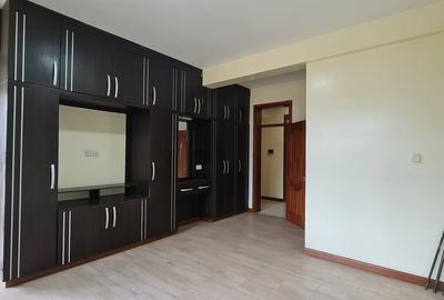 3 Bed Apartment with En Suite at Parkland - 2