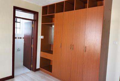 3 Bed Townhouse with En Suite in Lavington