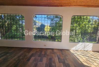 4 Bed House with En Suite in Spring Valley - 2