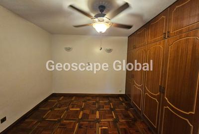 5 Bed House with En Suite in Runda - 3