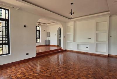 5 Bed House with En Suite at