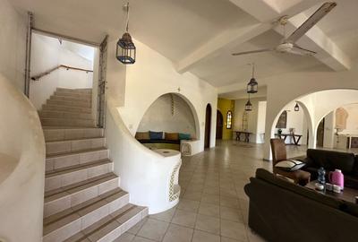 4 Bed Villa with En Suite at Jacaranda - 4