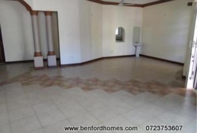 Furnished 3 Bed Apartment with En Suite at Area