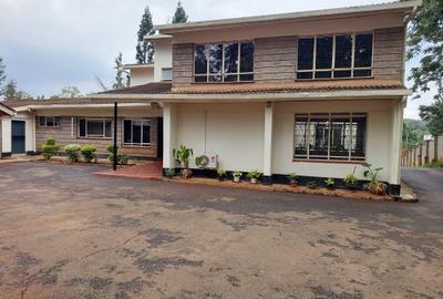 5 Bed House with En Suite at Whispers Avenue - 3