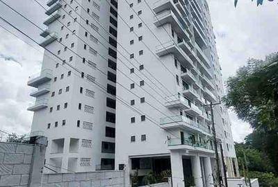 2 Bed Apartment with En Suite at Riverside Drive - 3