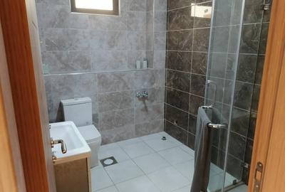 Serviced 3 Bed Apartment with En Suite at Rosewood Avenue - 3